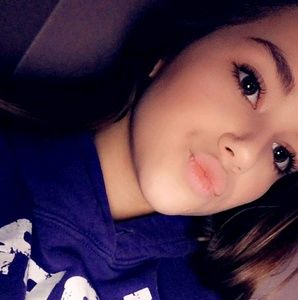 Meet your Posher, Lacey